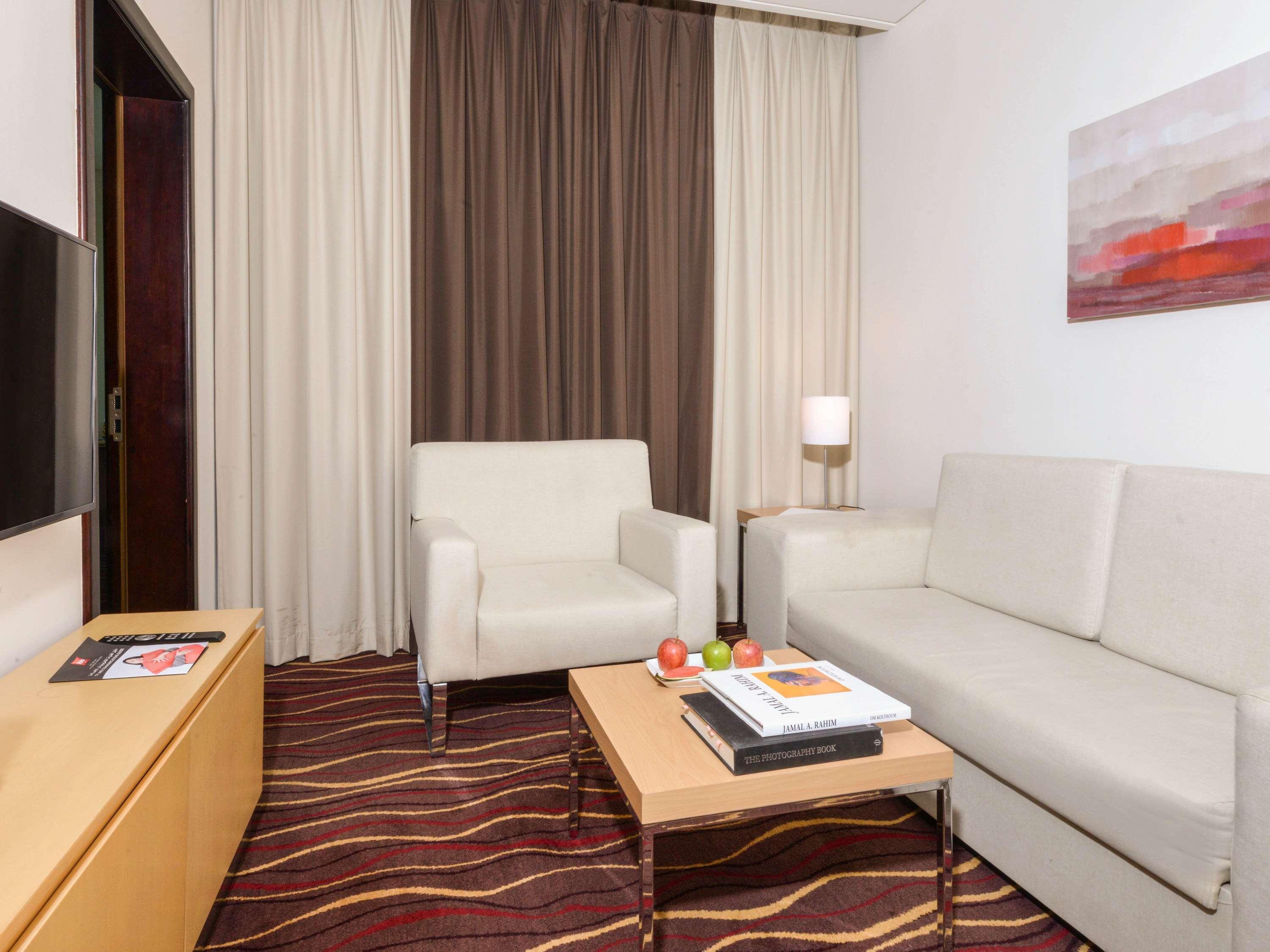 ibis Seef Al-Manamah Bagian luar foto