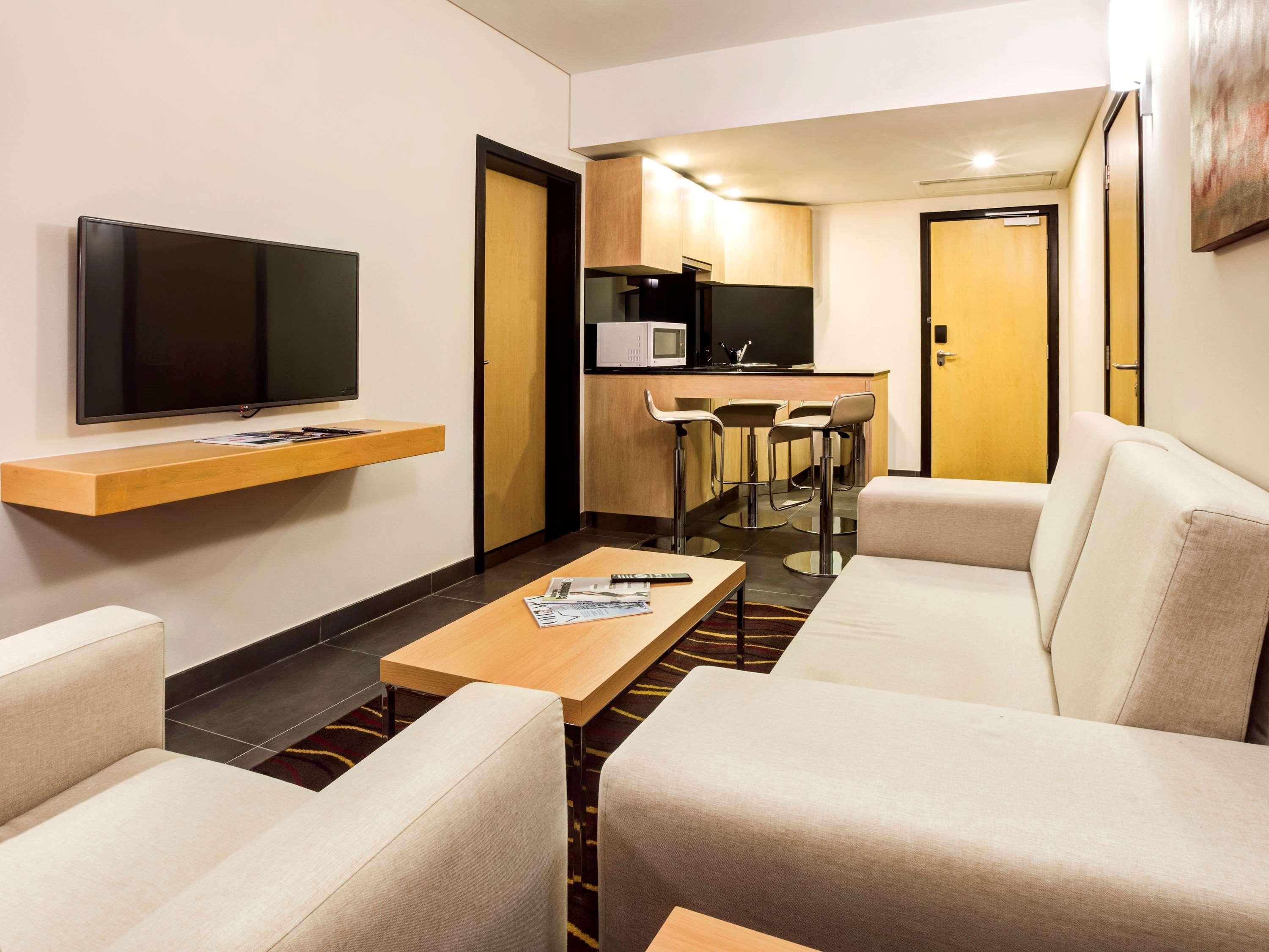 ibis Seef Al-Manamah Bagian luar foto