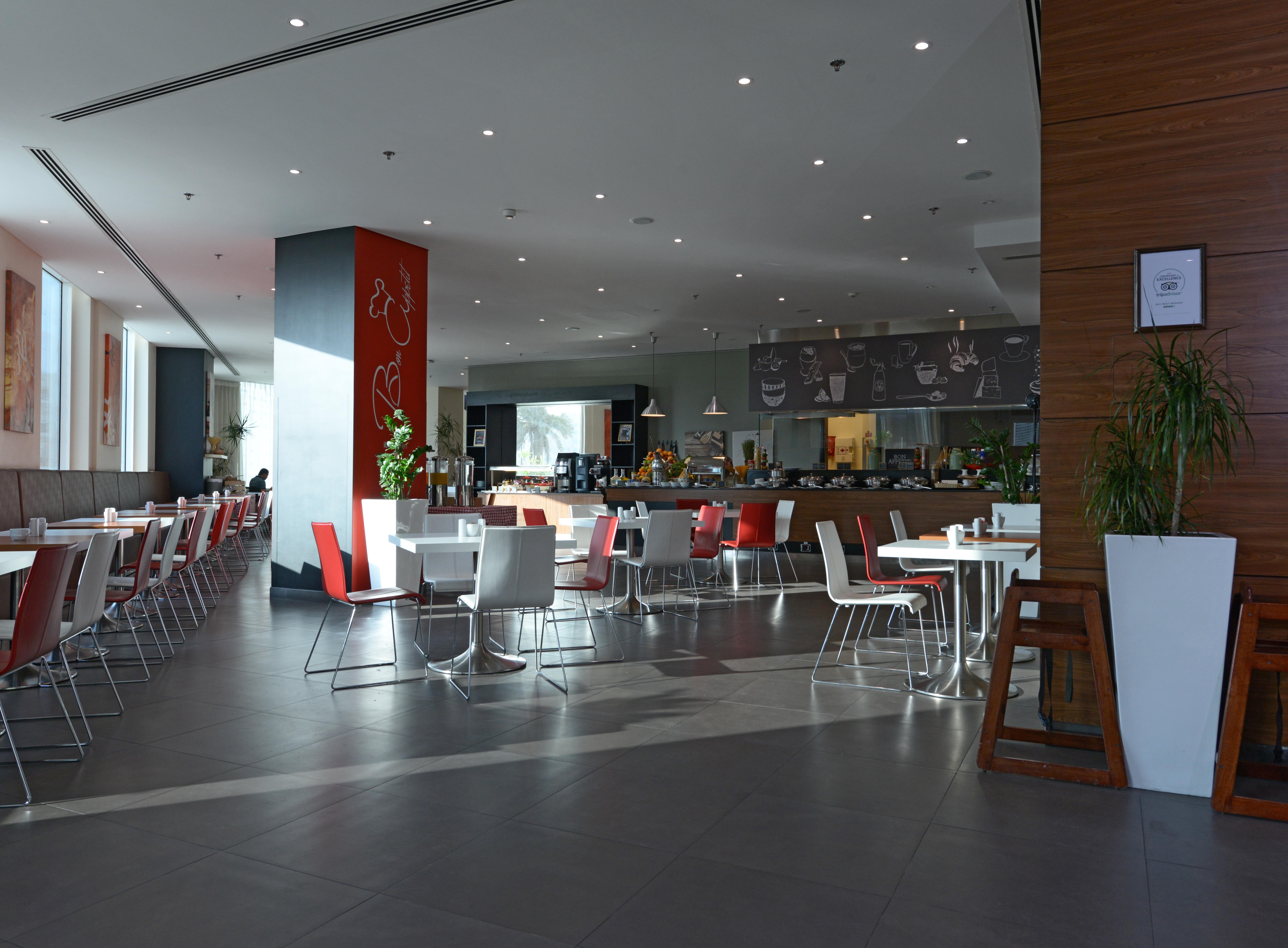 ibis Seef Al-Manamah Bagian luar foto