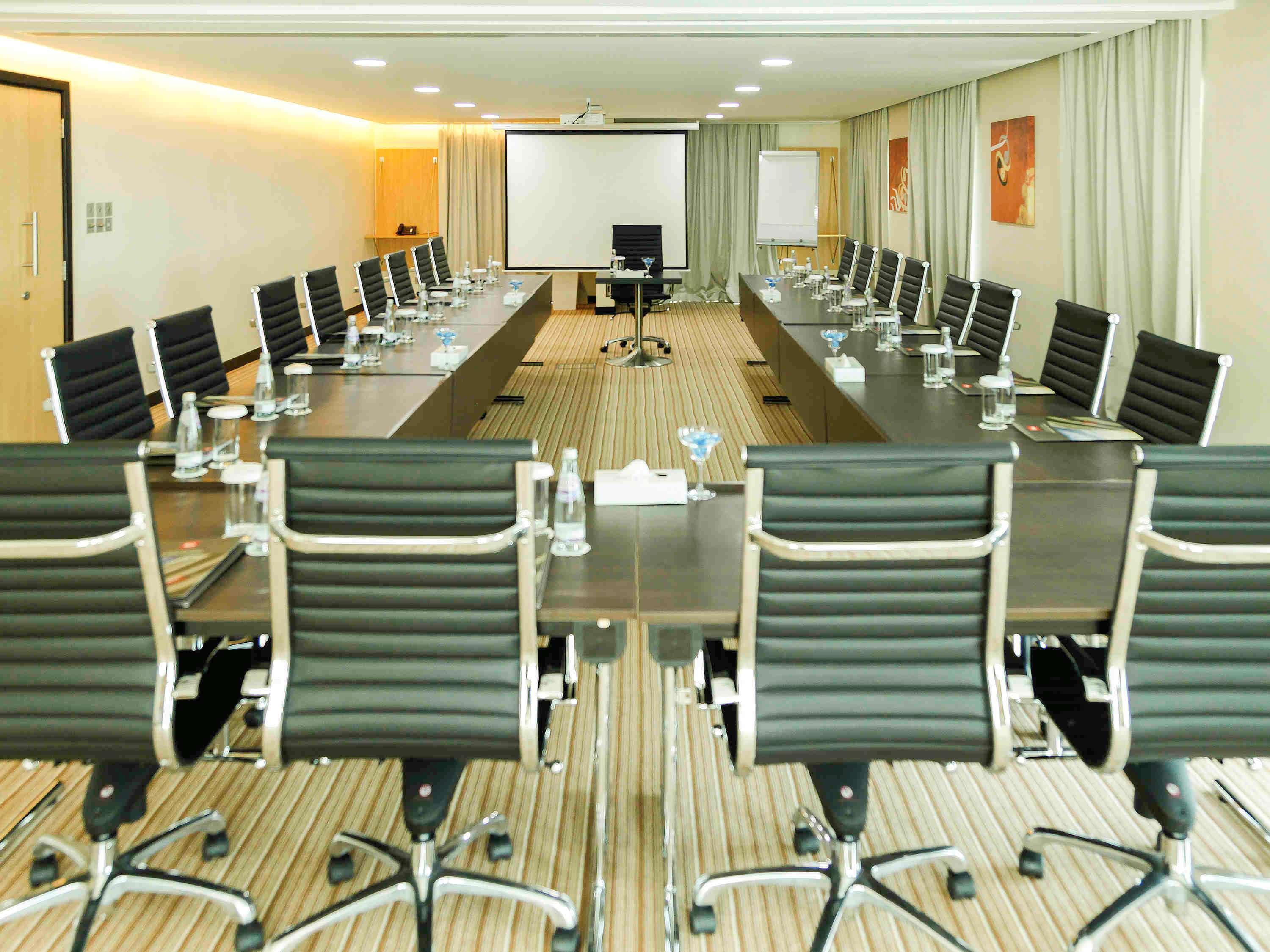 ibis Seef Al-Manamah Bagian luar foto