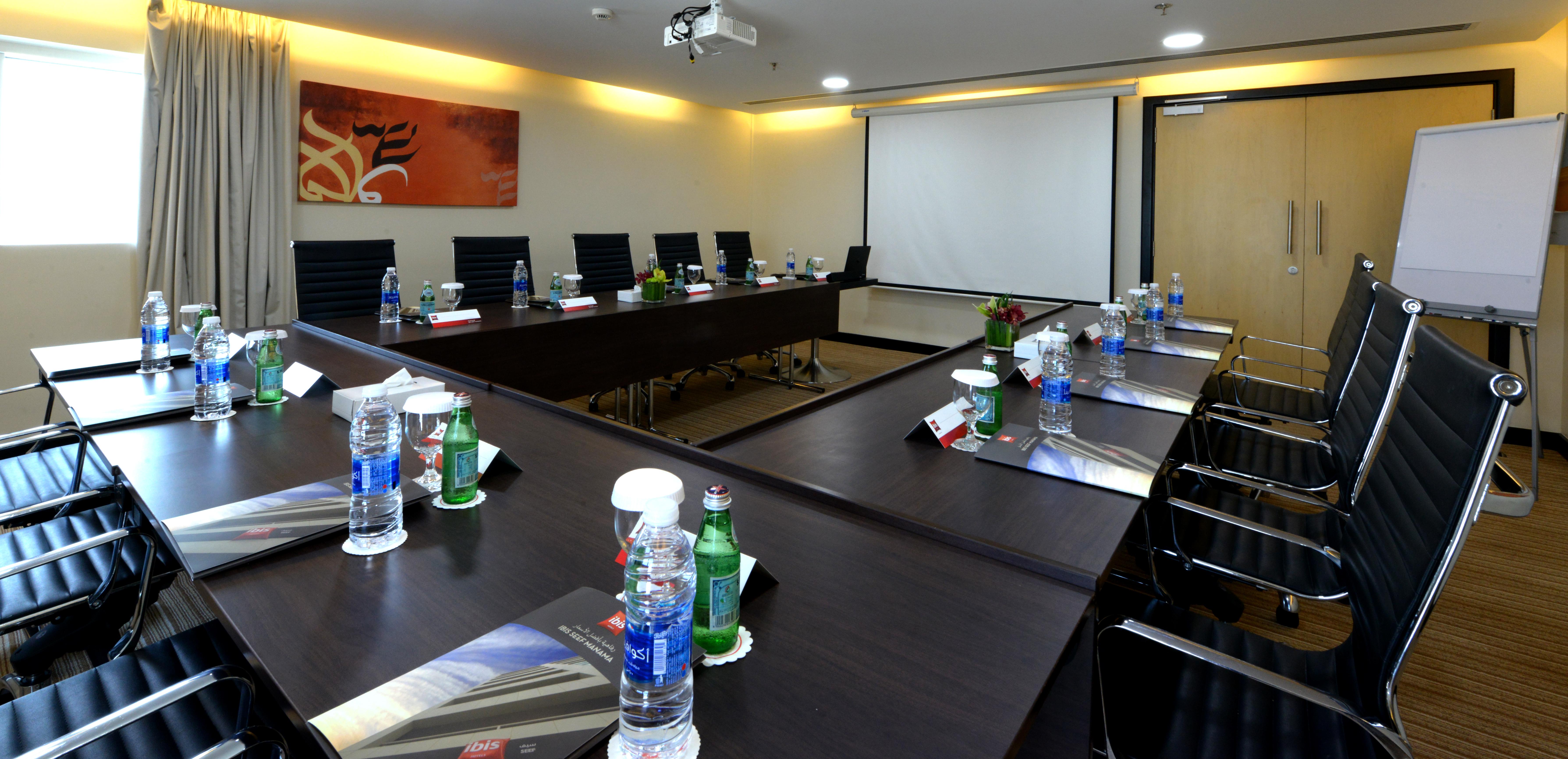 ibis Seef Al-Manamah Bagian luar foto