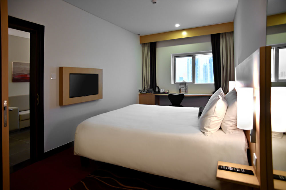 ibis Seef Al-Manamah Bagian luar foto