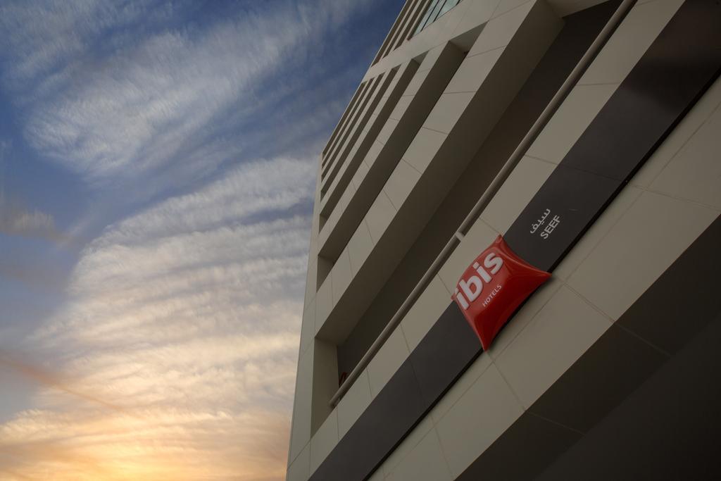 ibis Seef Al-Manamah Bagian luar foto