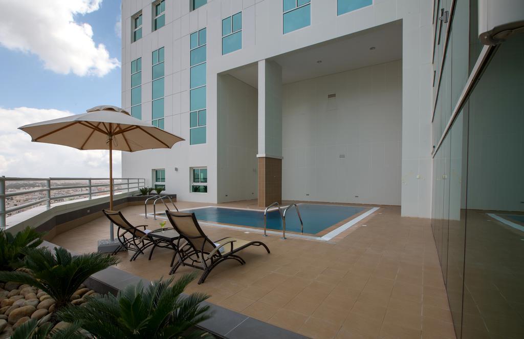 ibis Seef Al-Manamah Bagian luar foto
